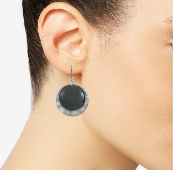 💜NWT Hematite-Tone Black Disk Drop Earrings - Picture 3 of 7